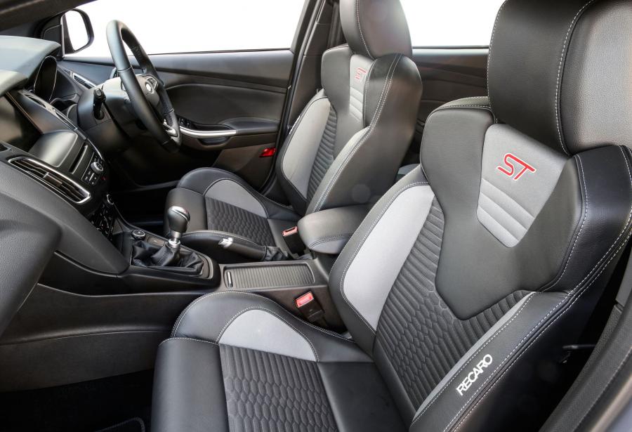  Ford Focus ST 2015 года  (AU) (фото 14 из 21)